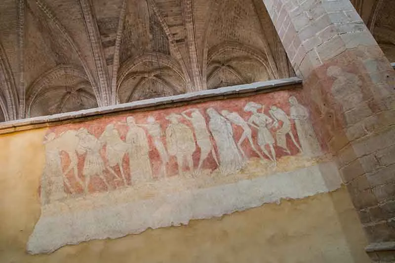 Morceau de fresque sur un mur de l'Abbaye de La Chaise-Dieu en Haute-Loire