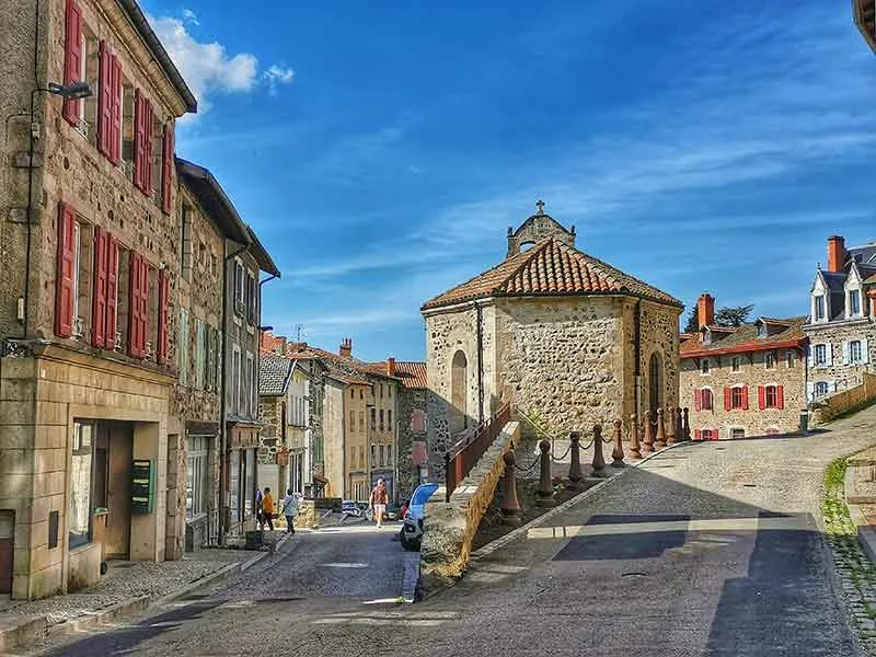 Village d'Allègre en Haute-Loire, Auvergne