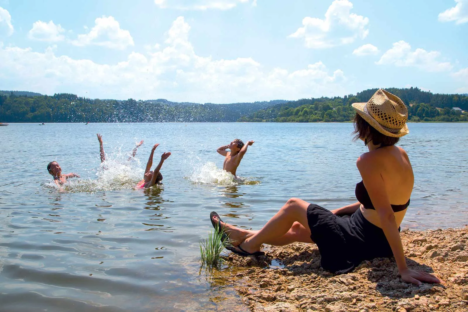 plages jeux eaux baignade rivieres enfants lac-lavalette,Haute-Loire , Auvergne