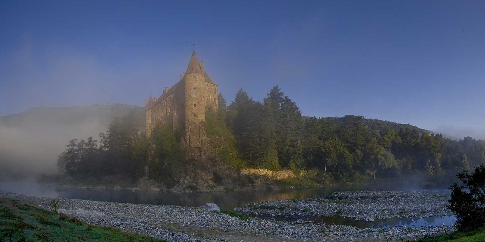 Das Schloss von Lavoûte-Polignac in Lavoûte-sur-Loire in Haute-Loire, Auvergne