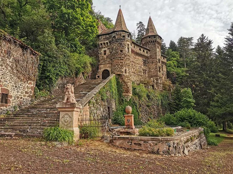 Het kasteel van La Rochelambert in Saint-Paulien in de Haute-Loire, Auvergne
