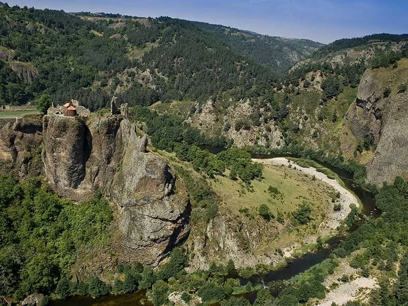Arlempdeskasteel in Haute-Loire, Auvergne