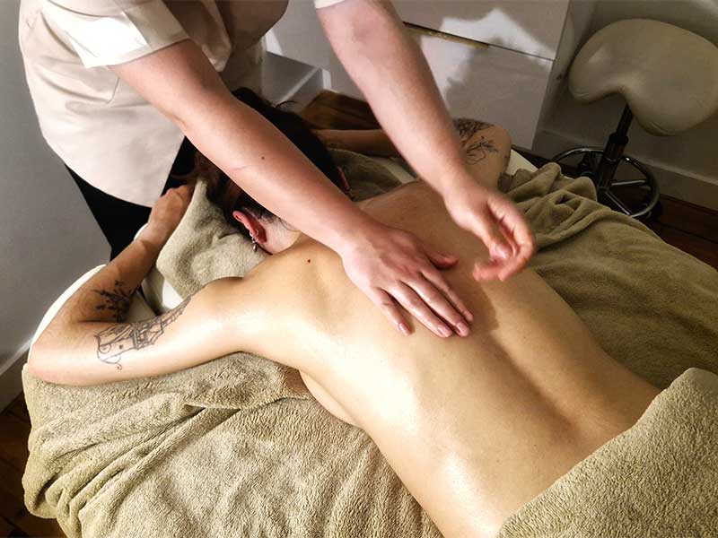 Massage « sérénité » à l’ylang ylang au spa Le Mont Anis au Puy-en-Velay en Haute-Loire, Auvergne
