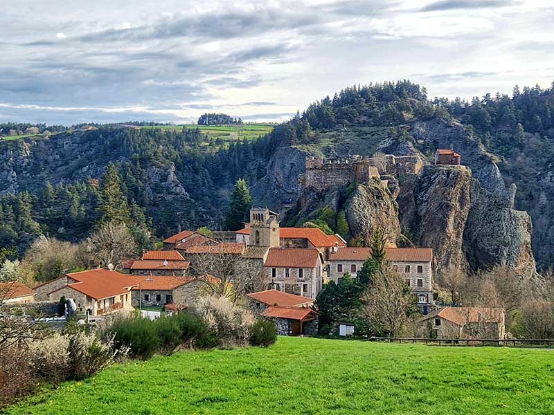 Village d'Arlempdes, Plus Beau Village de France en Haute-Loire, Auvergne