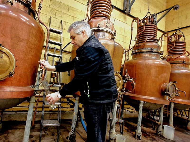 Distillerie Pagès de verveine du Velay au Puy-en-Velay en Haute-Loire, Auvergne