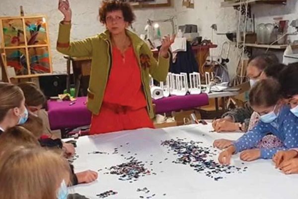 Kulturerbe-Know-how, in der Haute-Loire, in der Auvergne-Handwerkswerkstatt für Kinder