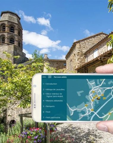 Mobiele applicatie Lauvaudieu Blesle Brioude Haute-Loire, rond Puy