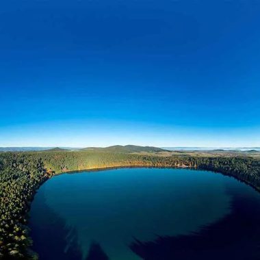 A trip around the world without flying, without leaving Haute-Loire, Auvergne, volcanic lake