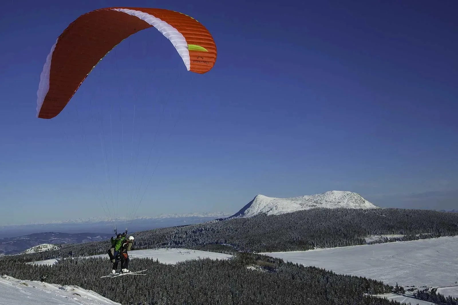 ski resort mezenc, meygal in Haute-Loire, les-estables paragliding