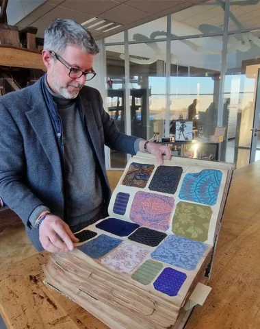 Bedrijf Oriol & Fontanel - Creatie van linten, koorden en luxe textielornamenten in Montfaucon-en-Velay in Haute-Loire, Auvergne