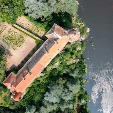 Les premiers châteaux de la Loire en Haute-Loire, Auvergne